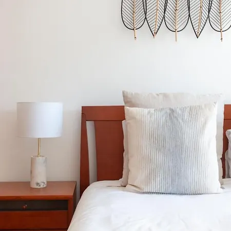 Orient - Modern, Spacious And Sunny! By The River! Appartamento