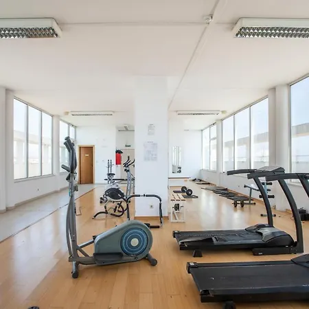 Orient - Modern, Spacious And Sunny! By The River!