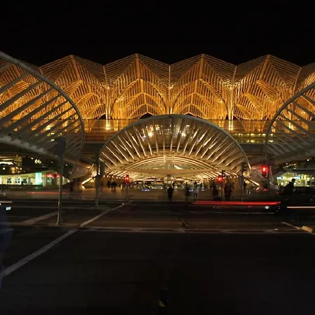 Orient - Modern, Spacious And Sunny! By The River! Appartamento