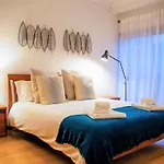 Orient - Modern, Spacious And Sunny! By The River! Διαμέρισμα
