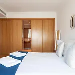 Orient - Modern, Spacious And Sunny! By The River!