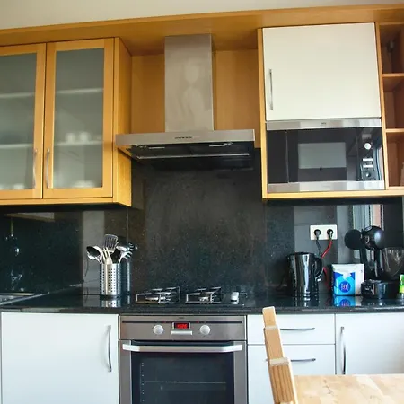 Orient - Modern, Spacious And Sunny! By The River! Apartment *