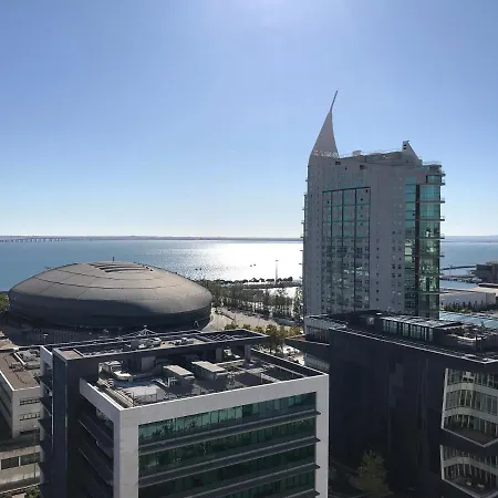 Apartmán Orient - Modern, Spacious And Sunny! By The River!