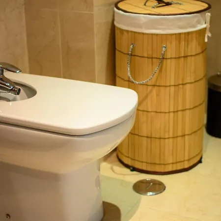 Orient - Modern, Spacious And Sunny! By The River! Lissabon