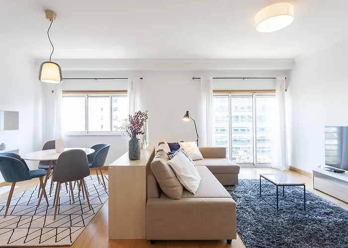 Orient - Modern, Spacious And Sunny! By The River! * Lisbon