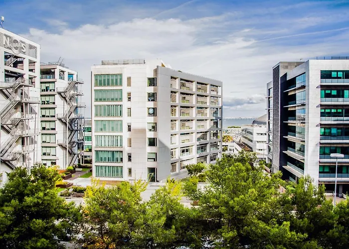 Orient - Modern, Spacious And Sunny! By The River! Lisbon