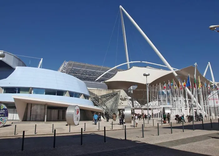 Apartment Orient - Modern, Spacious And Sunny! By The River! Lisbon
