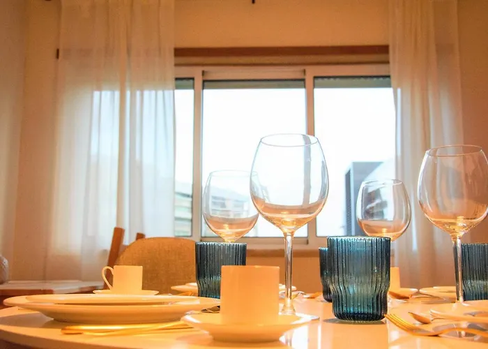 Apartment Orient - Modern, Spacious And Sunny! By The River! *