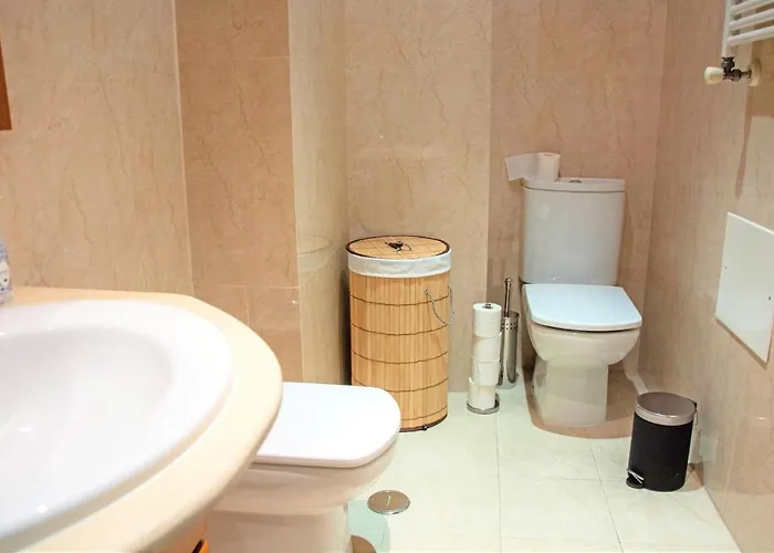 Apartment Orient - Modern, Spacious And Sunny! By The River!