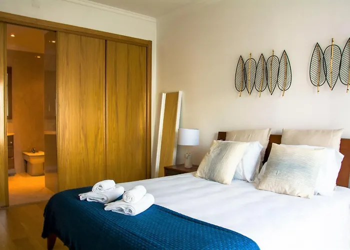 Apartment Orient - Modern, Spacious And Sunny! By The River!