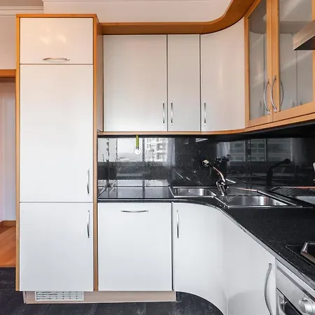 Orient - Modern, Spacious And Sunny! By The River!