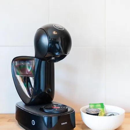 Orient - Modern, Spacious And Sunny! By The River! *